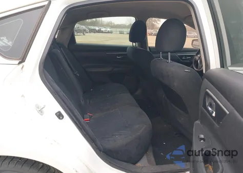 2015 Nissan Altima 2.5 S z USA, uszkodzony, nr VIN 1N4AL3AP4FN404381